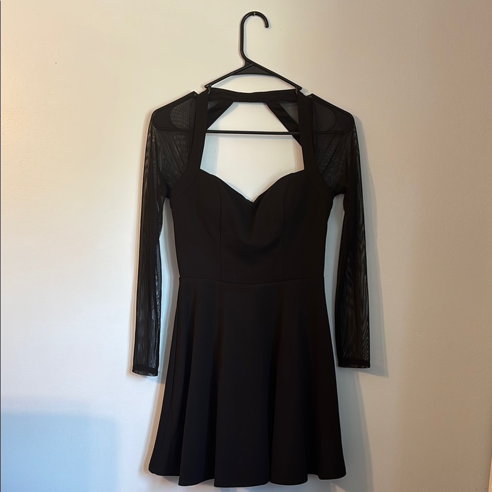 Sweatheart Neckline Mesh Sleeve Dress